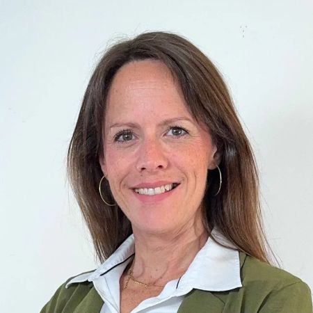 Portrait de Vanessa Dassenoy, responsable marketing de Château Clarisse